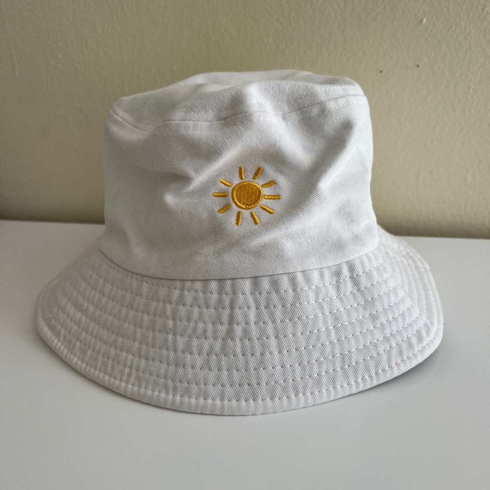 Bucket hat